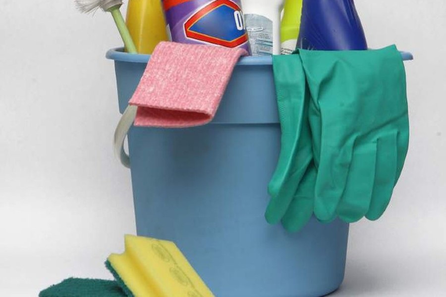 10 cosas que no deben faltar en tu kit de limpieza